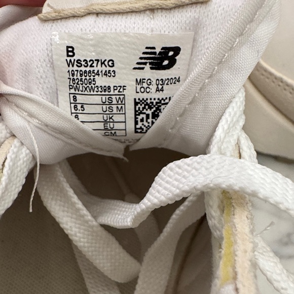New Balance Women's Sneakers in Cream and White - Picture 3 of 5